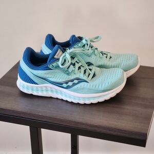 Saucony Women's Kinvara 11 Running Shoes